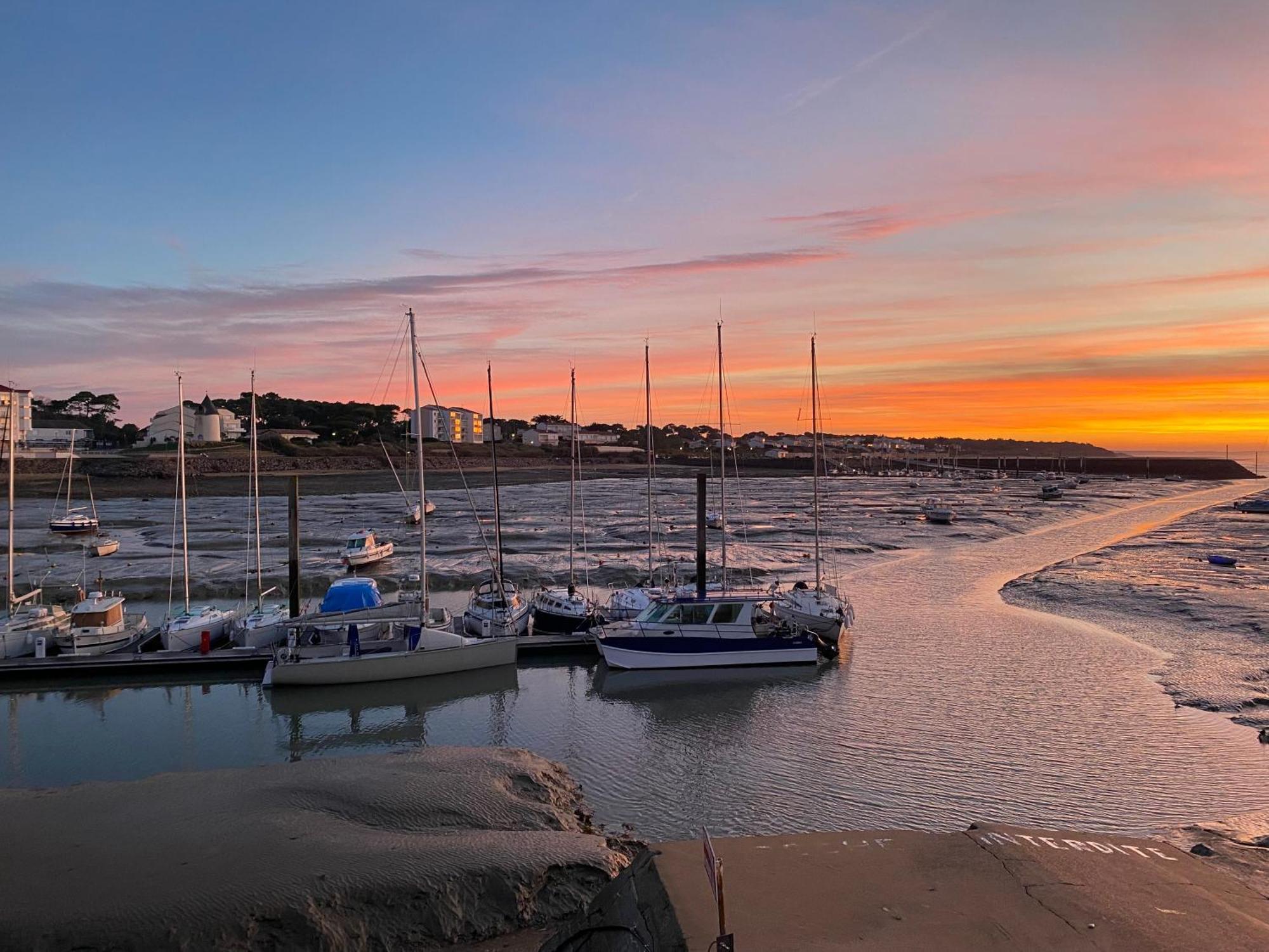 Appartement Vue Sur Mer Et Le Port Jard-sur-Mer Exteriér fotografie